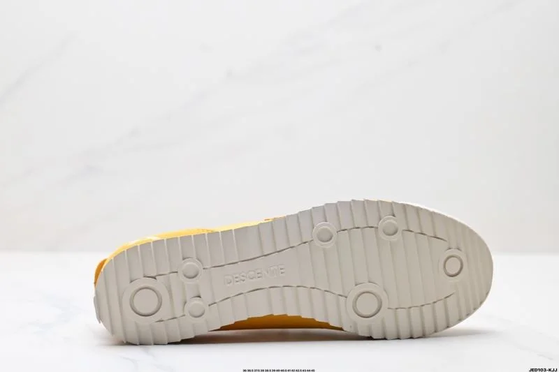 OdorResistant Descente Shoes 3565