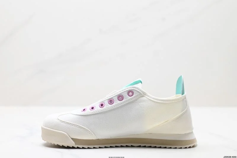 Descente Shoes Unisex 3643