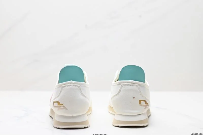 Descente Shoes Unisex 3643
