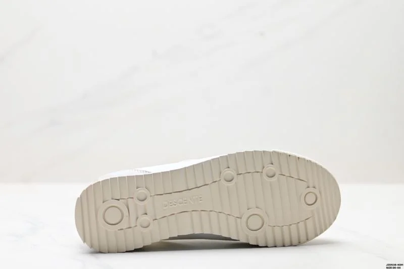 Descente Shoes Durable 3557
