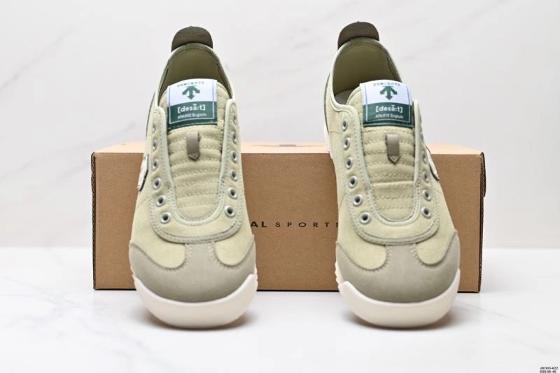 Stretchable Descente Shoes 2527