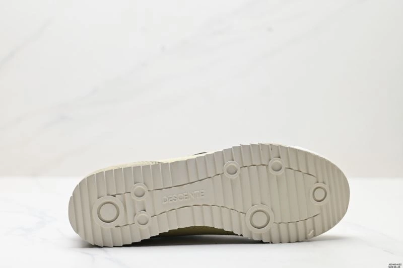 Stretchable Descente Shoes 2527