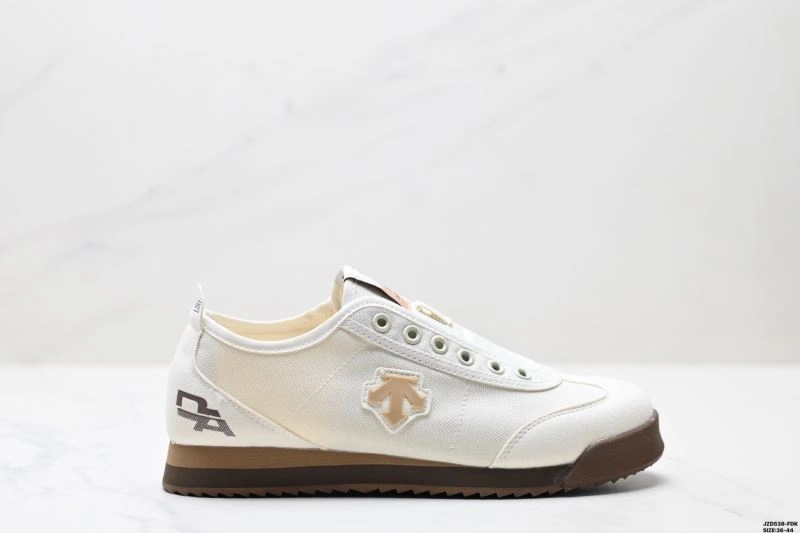 WaterResistant Descente Shoes 2499