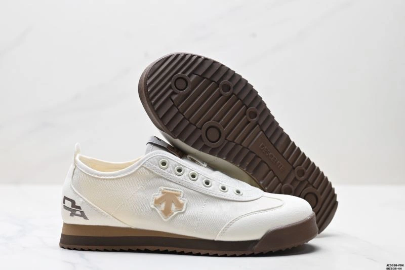 WaterResistant Descente Shoes 2499