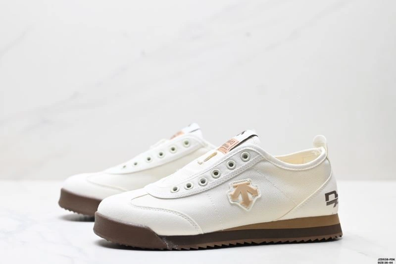 WaterResistant Descente Shoes 2499