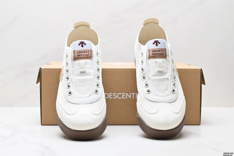 WaterResistant Descente Shoes 2499