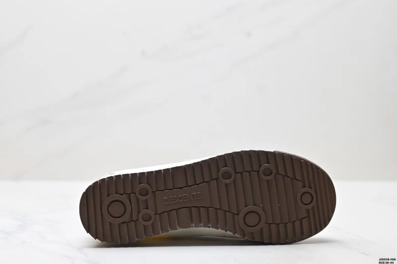WaterResistant Descente Shoes 2499