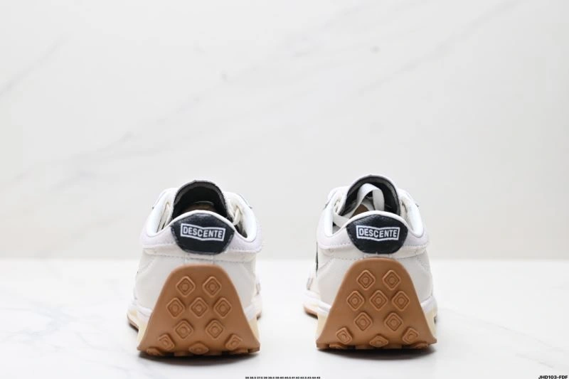 Affordable Descente Shoes 2561
