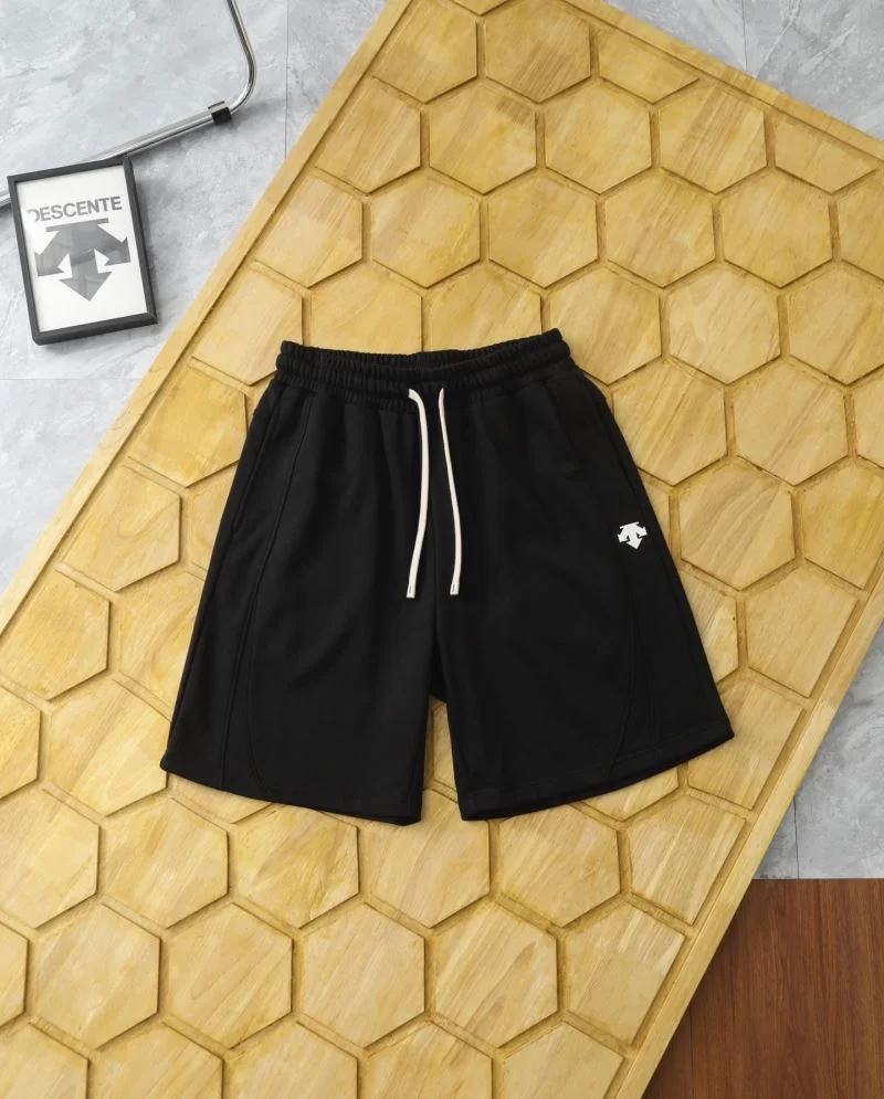 Sophisticated Descente Short Pants 163022