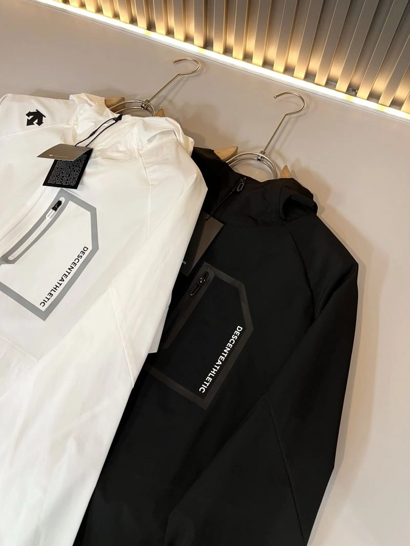 Contemporary Descente Sunscreen Jacket 159654