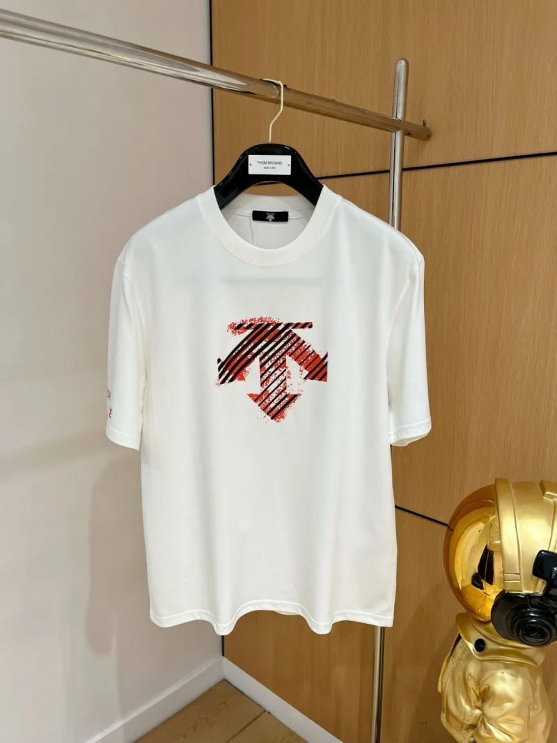 Descente T-Shirts Unique 162977