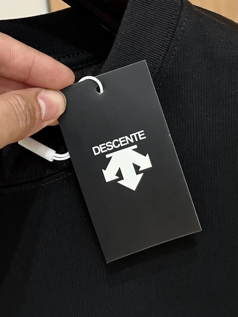 Descente T-Shirts Unique 162977