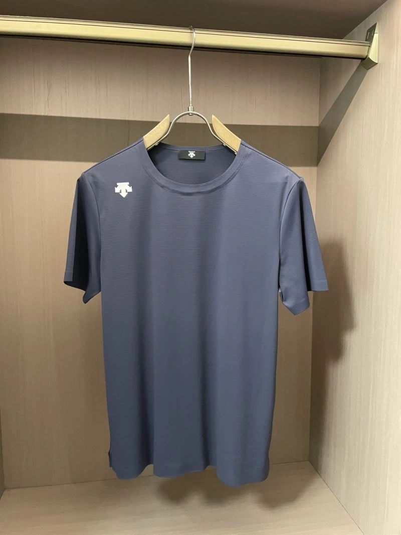 UrbanChic Descente T-Shirts 160823