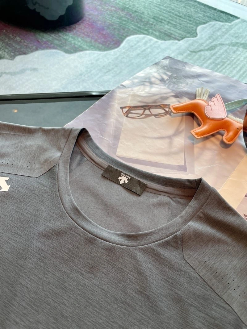 Descente T-Shirts Lightweight 160815