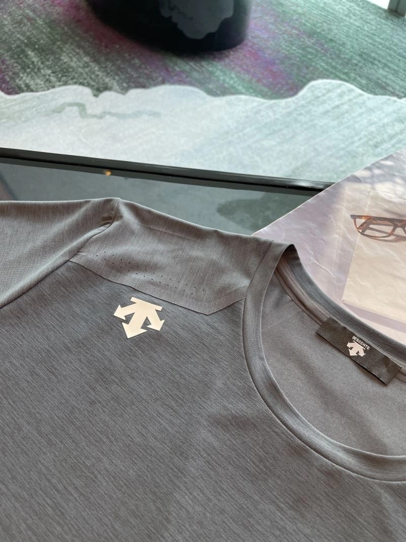 Descente T-Shirts Lightweight 160815