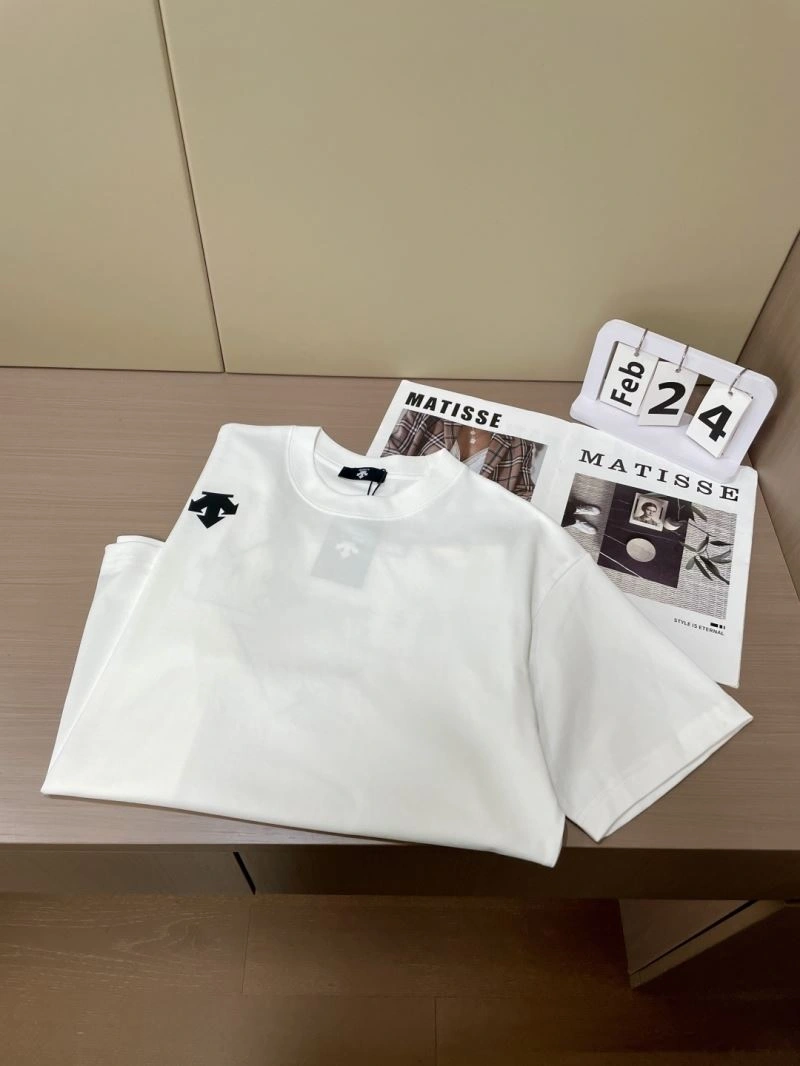 Descente T-Shirts Chic 158591