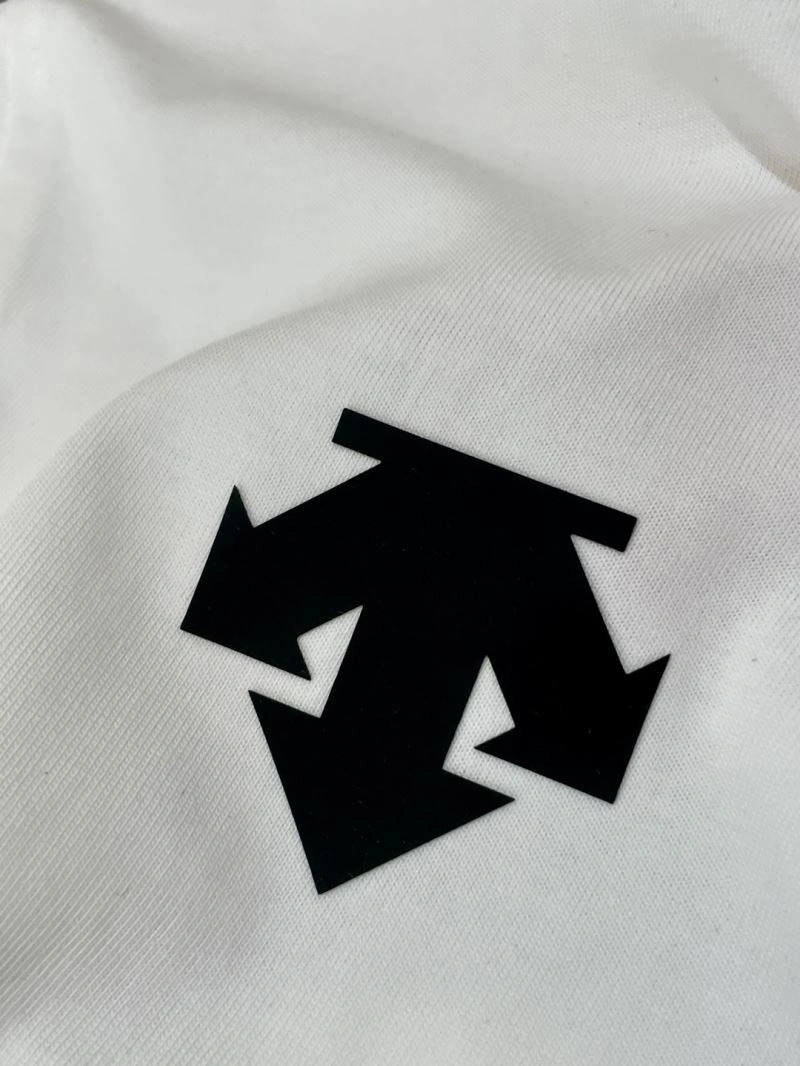 Descente T-Shirts Chic 158591