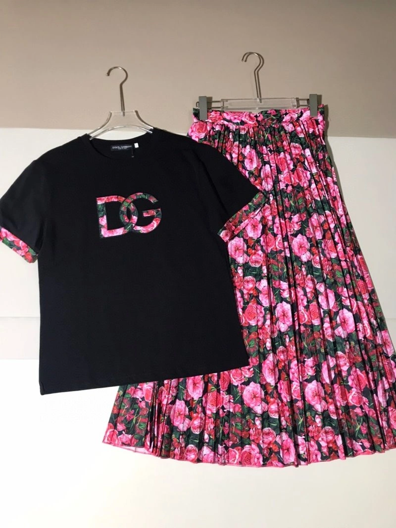 Elegant Dolce Gabbana Dress Suits 119237