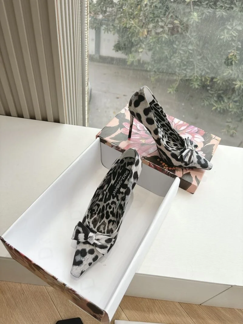 Versatile Dolce Gabbana Heeled Shoes 23051