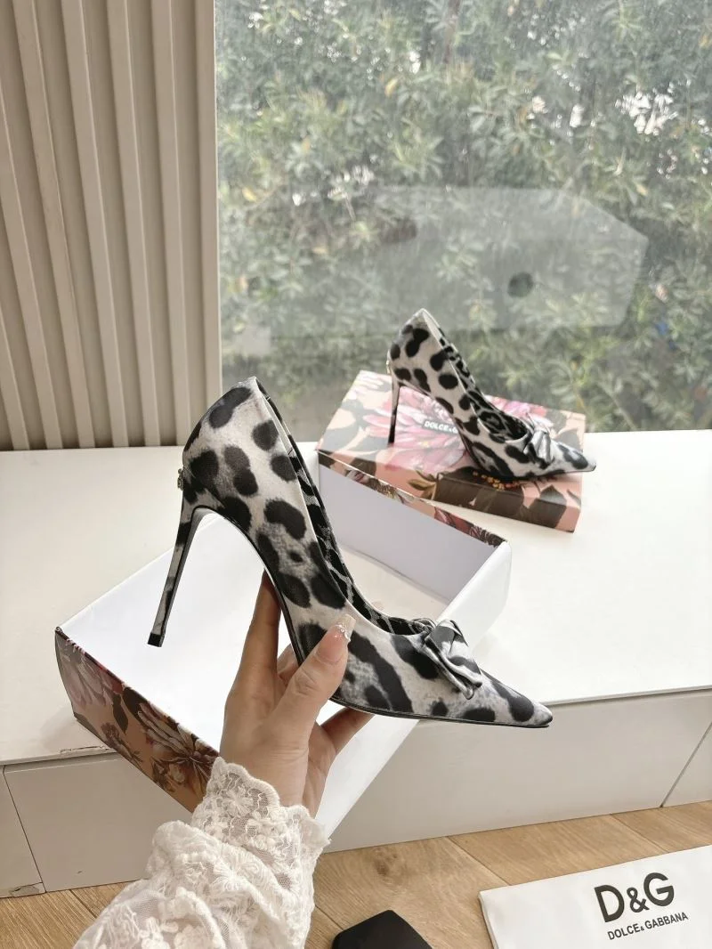 Versatile Dolce Gabbana Heeled Shoes 23051