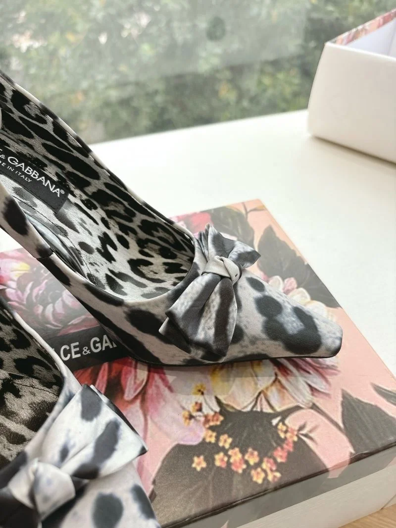 Versatile Dolce Gabbana Heeled Shoes 23051