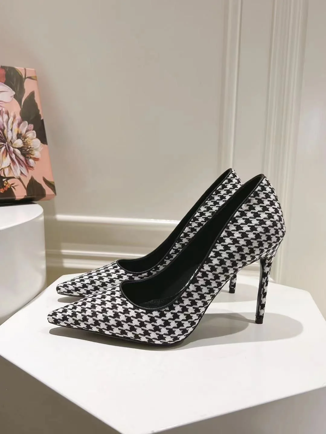 Youthful Dolce Gabbana Heeled Shoes 23015