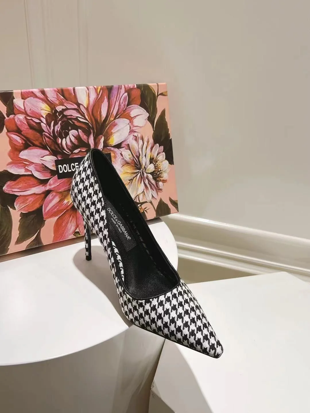 Youthful Dolce Gabbana Heeled Shoes 23015