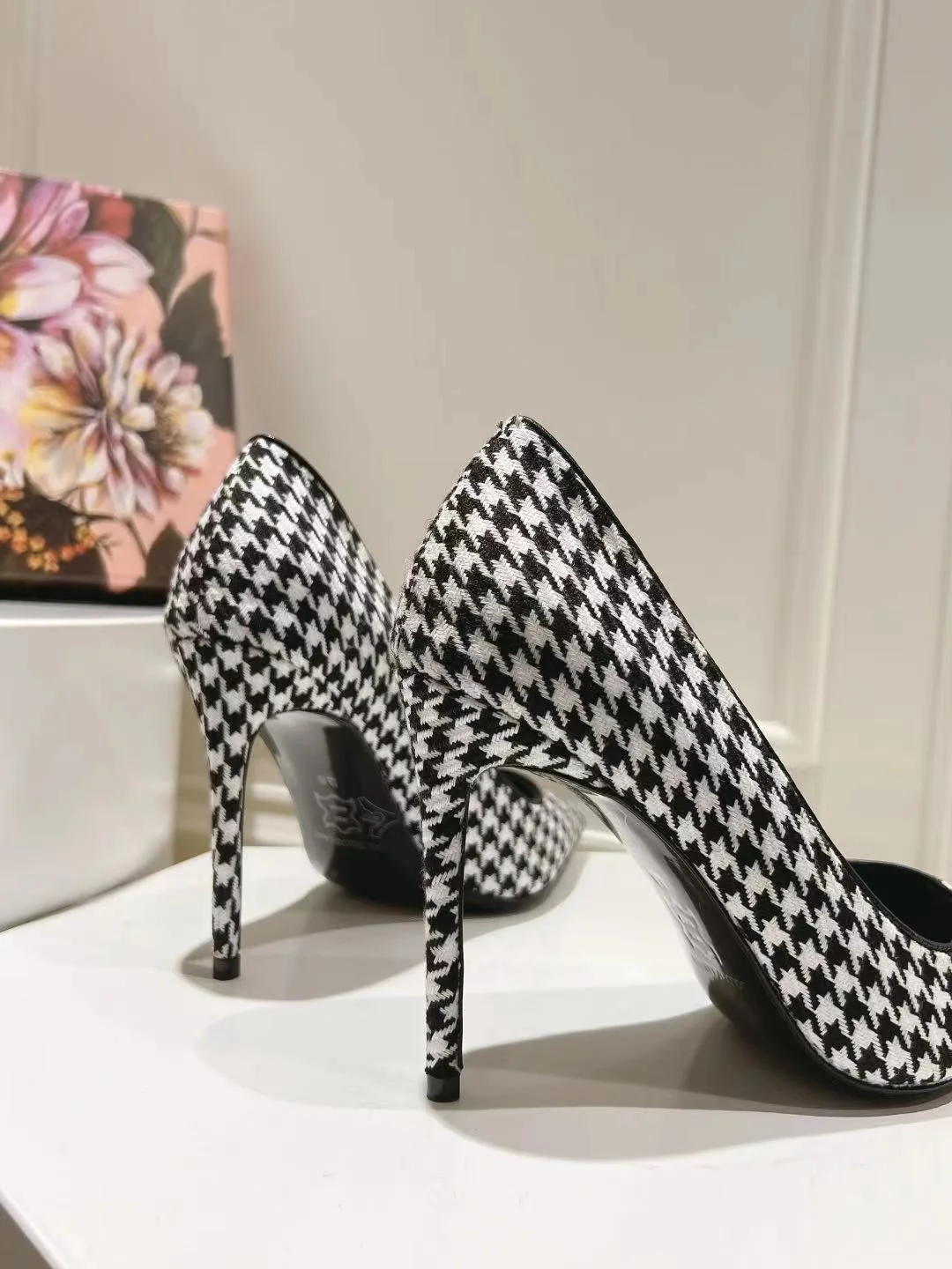 Youthful Dolce Gabbana Heeled Shoes 23015