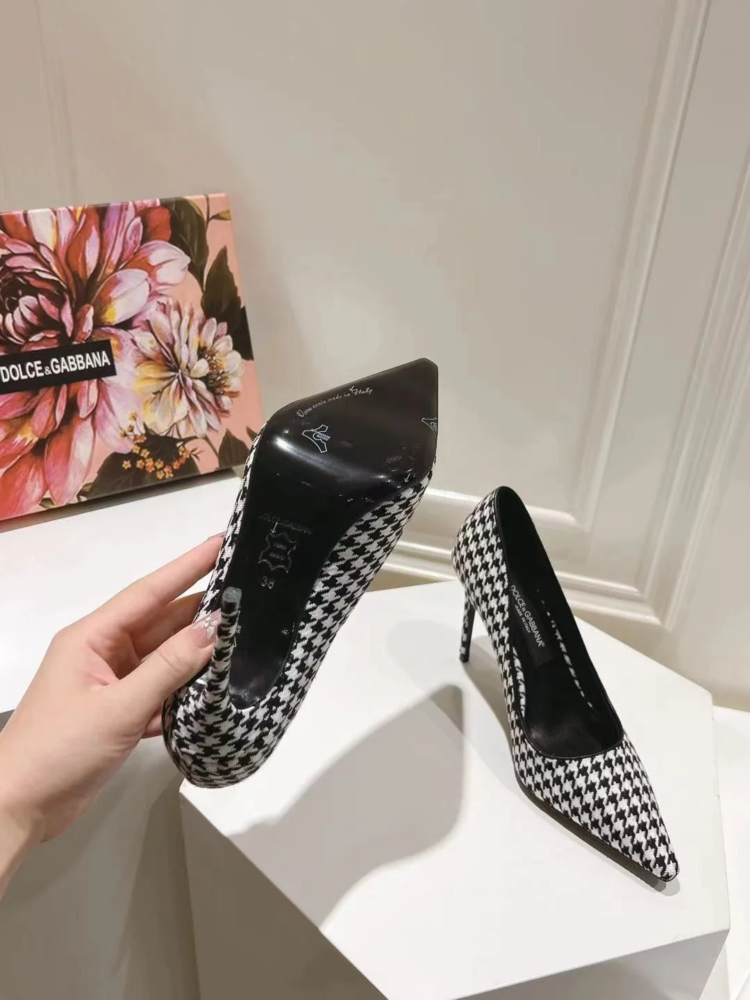 Youthful Dolce Gabbana Heeled Shoes 23015