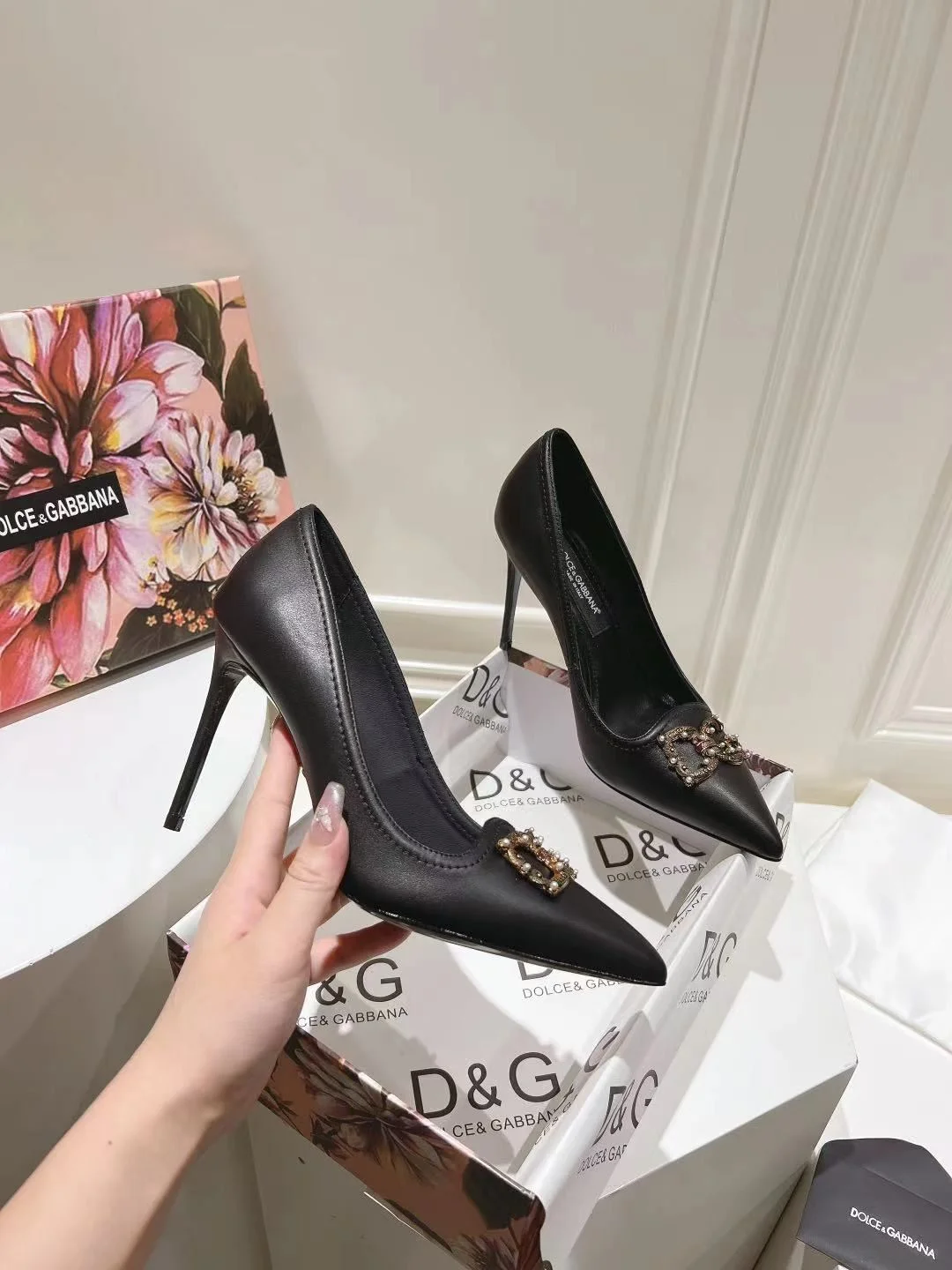 Dolce Gabbana Heeled Shoes Classic 22998