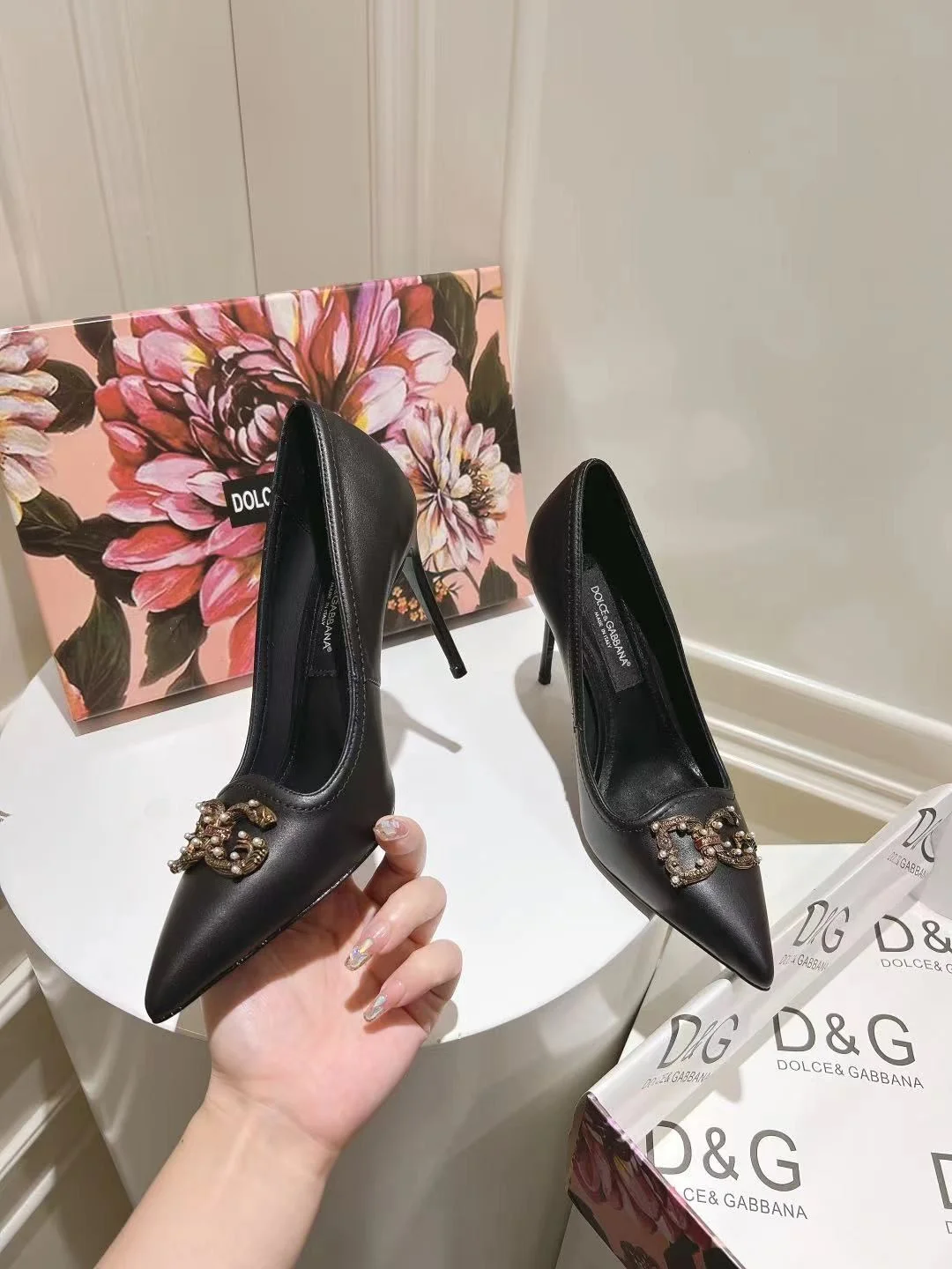 Dolce Gabbana Heeled Shoes Classic 22998