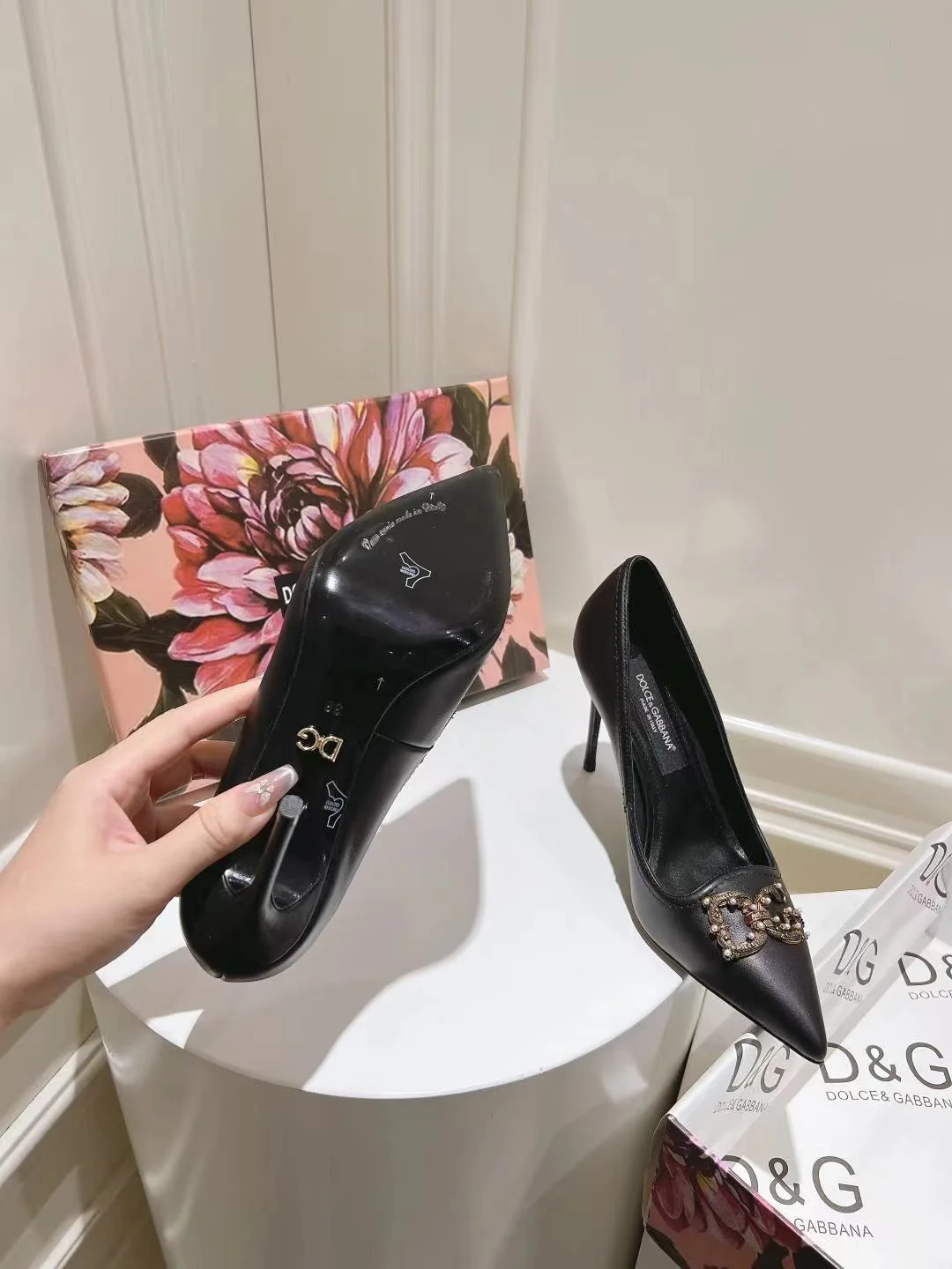 Dolce Gabbana Heeled Shoes Classic 22998