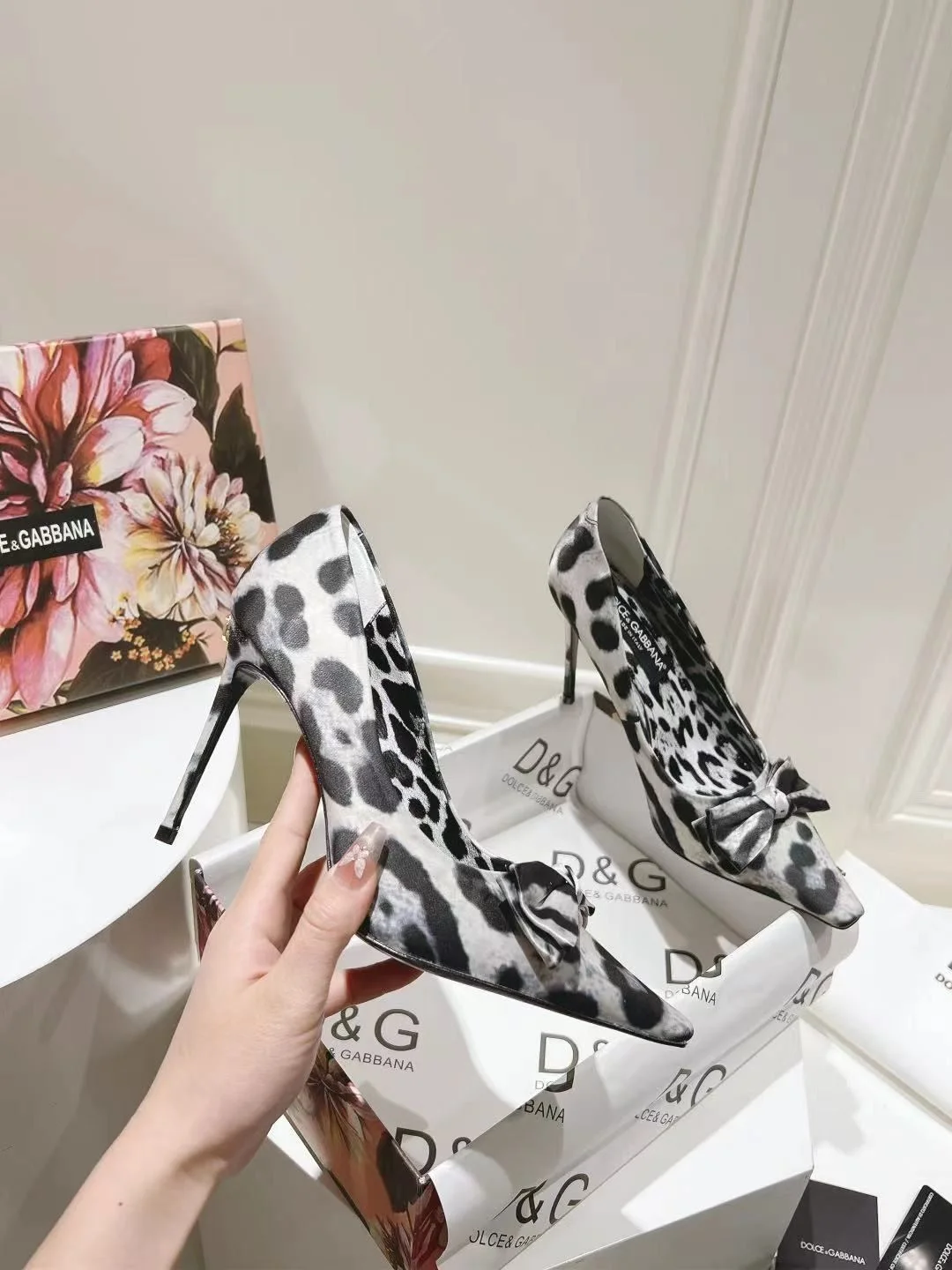 Dolce Gabbana Heeled Shoes Timeless 23000
