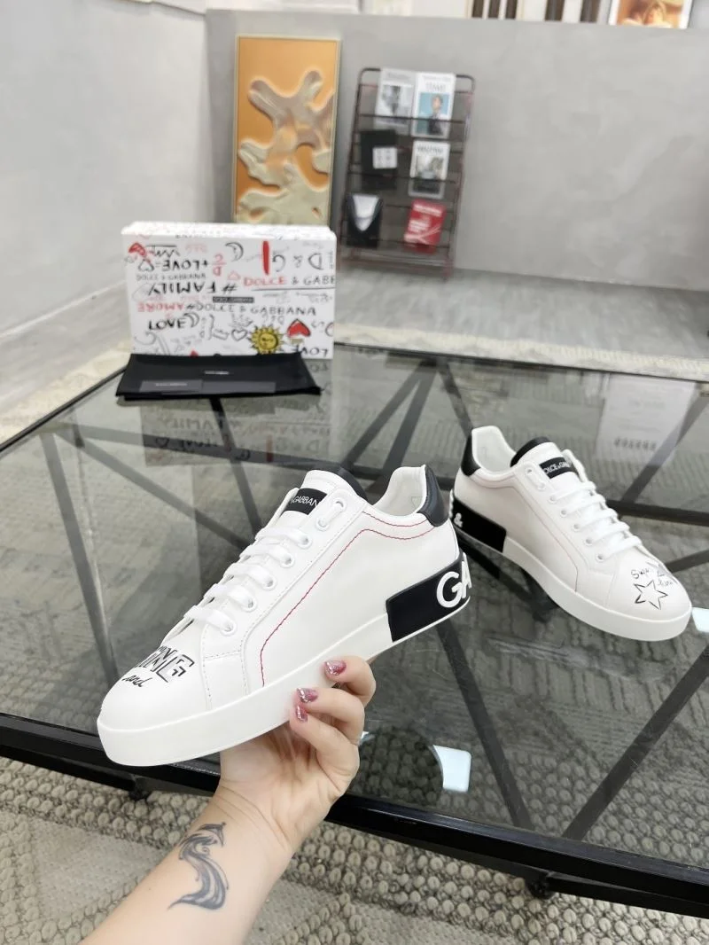 Dolce Gabbana Low Shoes Trendsetting 22839