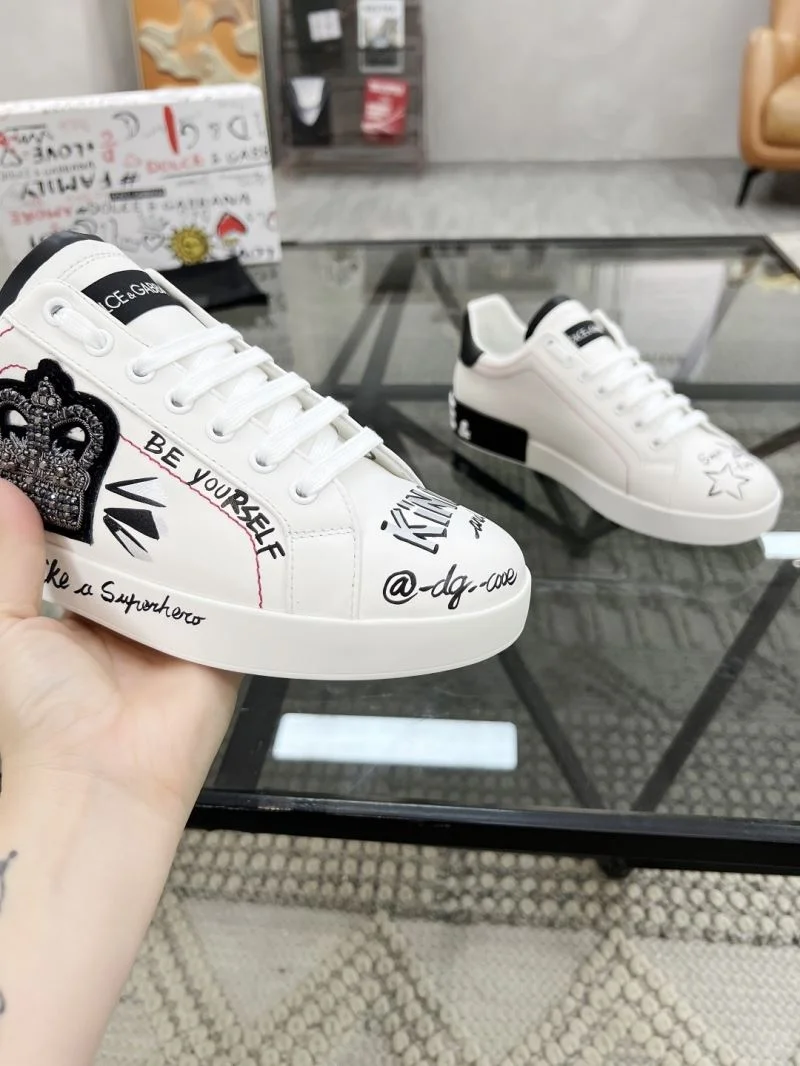 Dolce Gabbana Low Shoes Trendsetting 22839