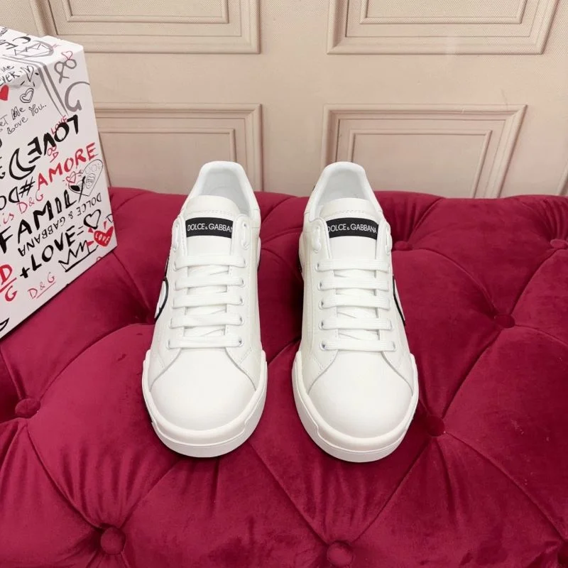 Bold Dolce Gabbana Low Shoes 22836