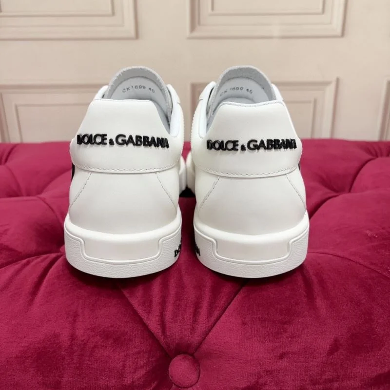 Bold Dolce Gabbana Low Shoes 22836