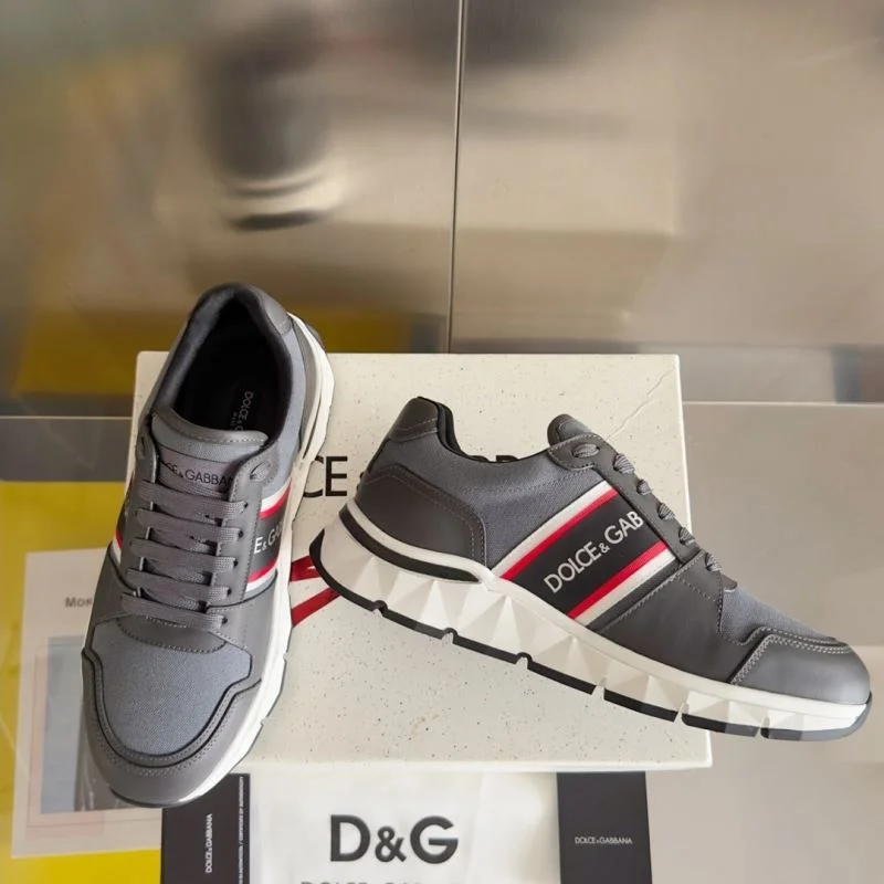 Classic Dolce Gabbana Low Shoes 23033