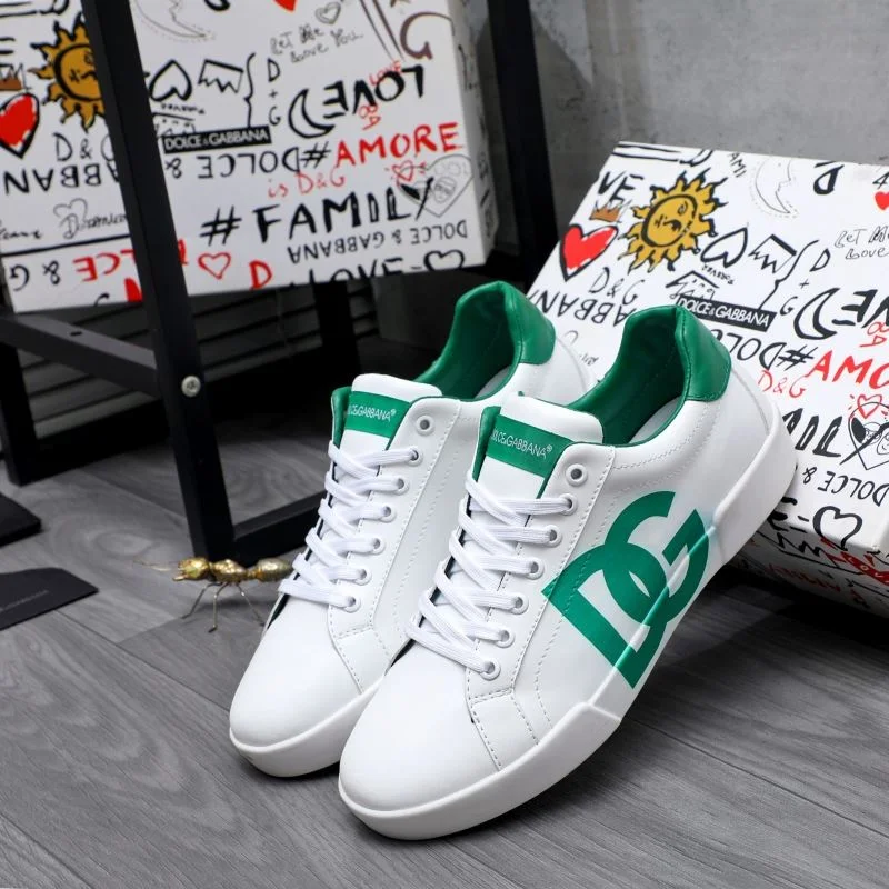 Elegant Dolce Gabbana Low Shoes 23168