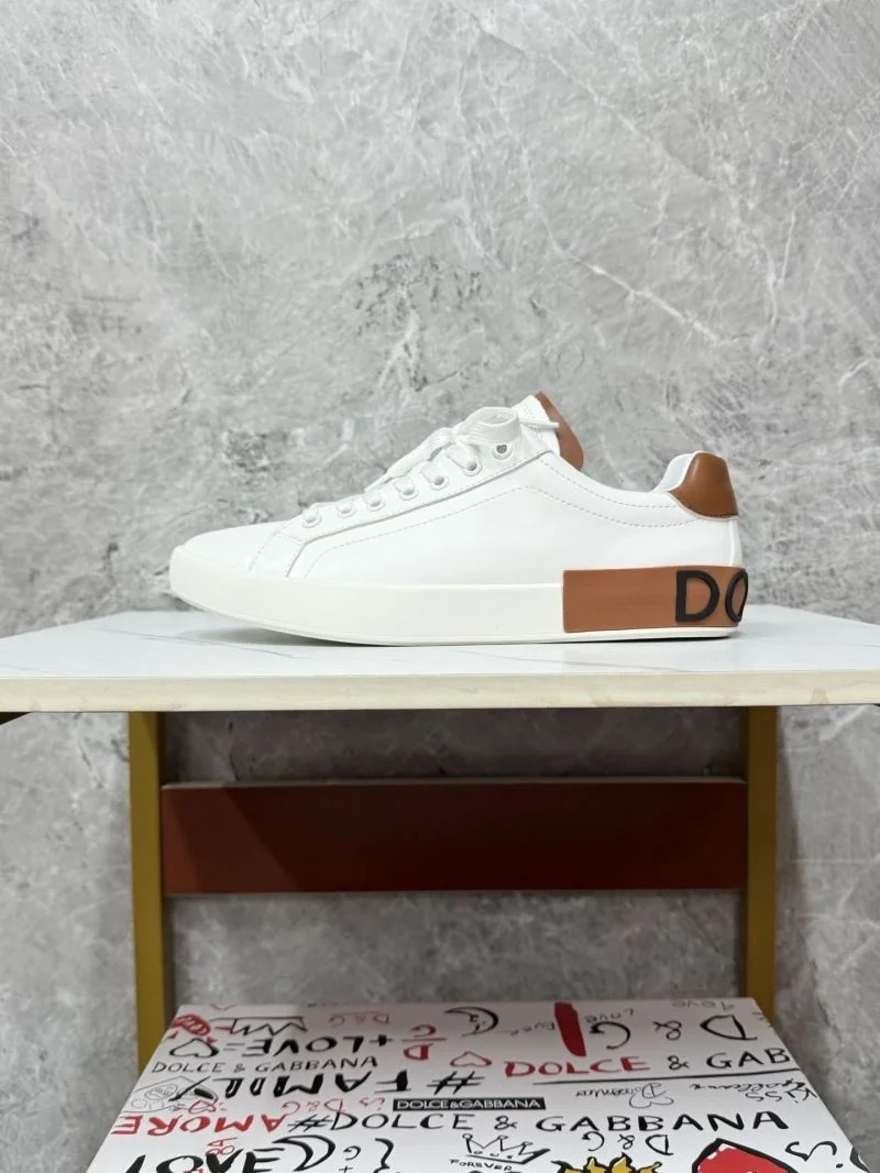 Versatile Dolce Gabbana Low Shoes 23105