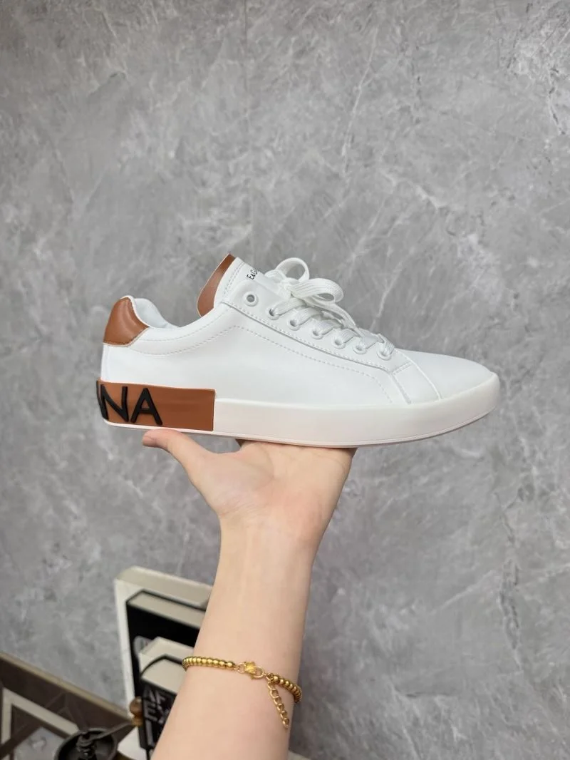 Versatile Dolce Gabbana Low Shoes 23105