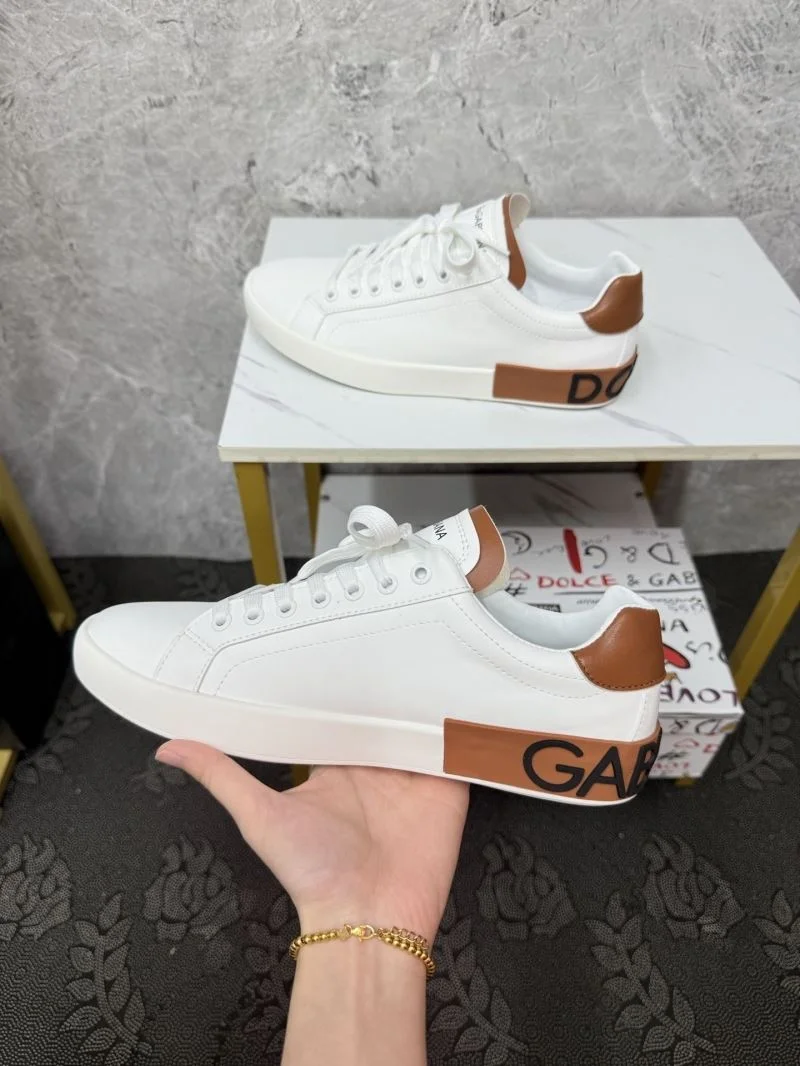Versatile Dolce Gabbana Low Shoes 23105