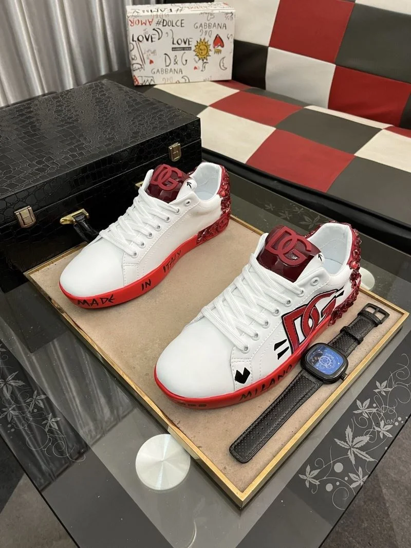 Timeless Dolce Gabbana Low Shoes 23124