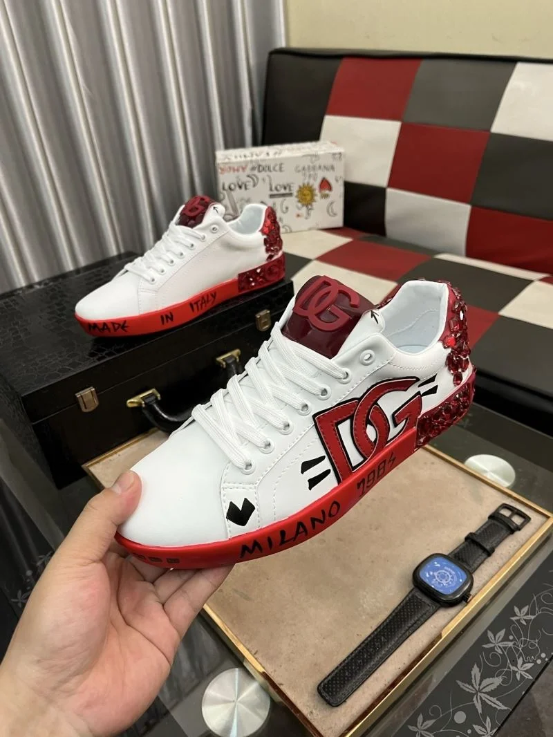 Timeless Dolce Gabbana Low Shoes 23124