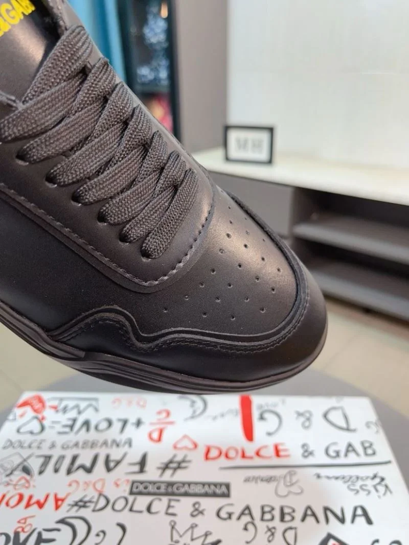 Dolce Gabbana Low Shoes Breathable 23081