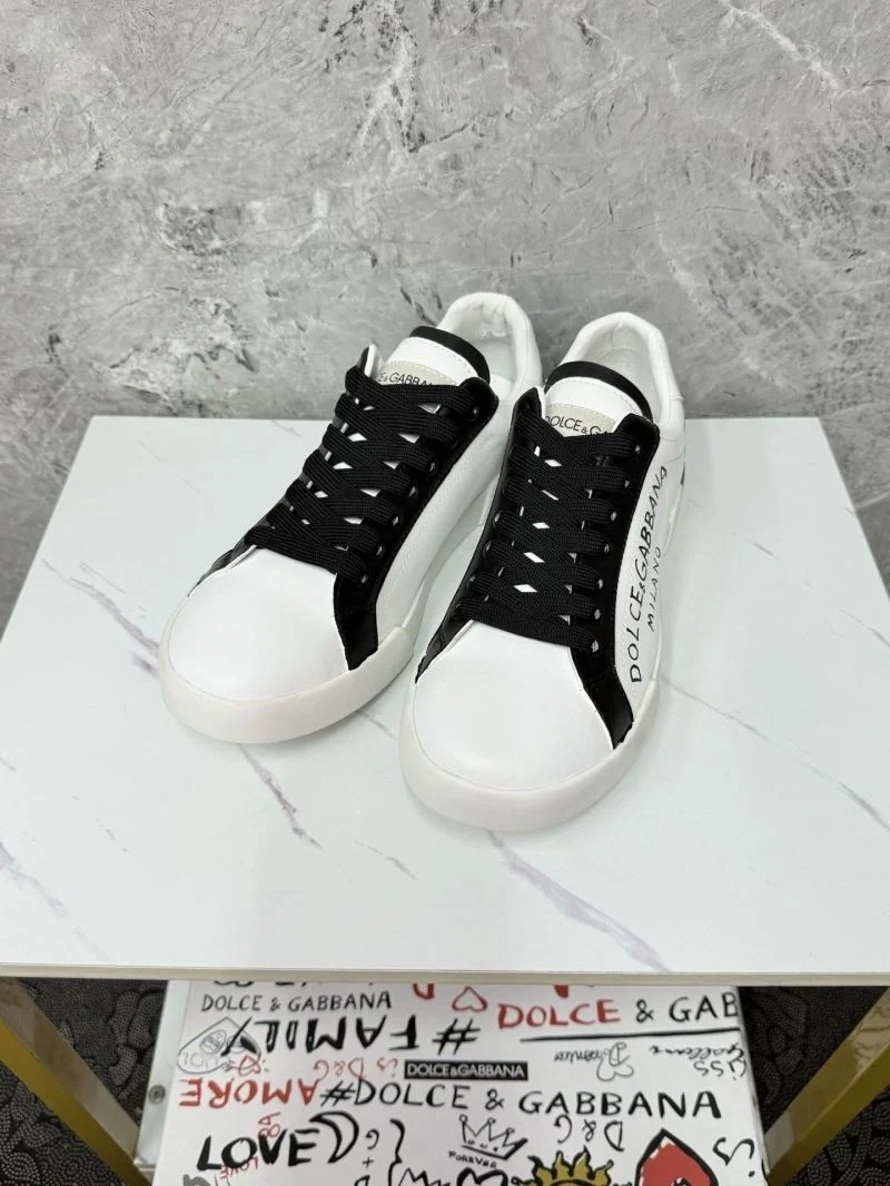 Stylish Dolce Gabbana Low Shoes 23064