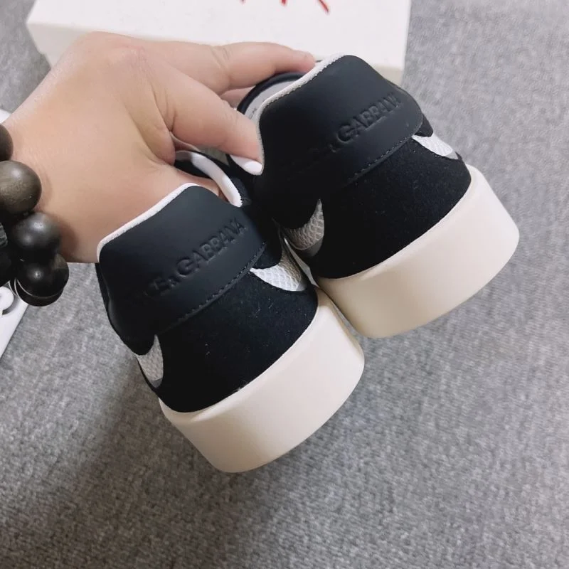 Fashionable Dolce Gabbana Low Shoes 23011