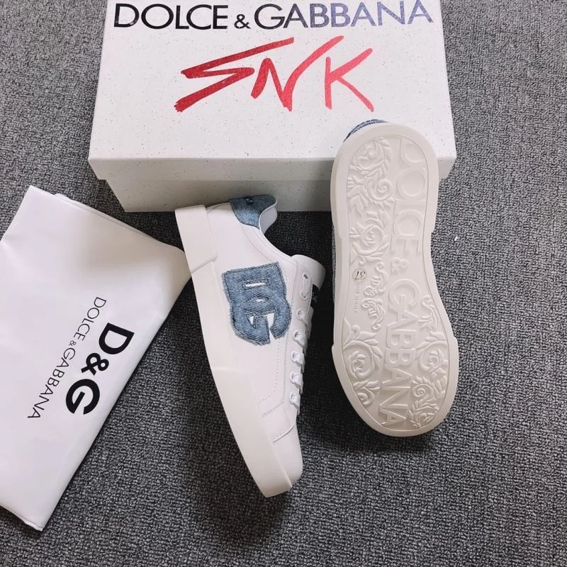 Dolce Gabbana Low Shoes Sleek 22984