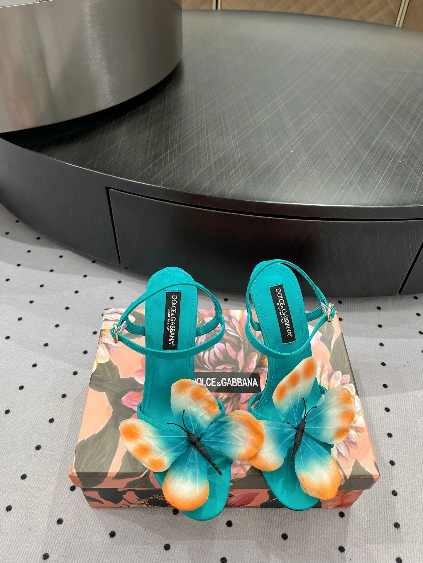 Dolce Gabbana Sandals Reliable 23027
