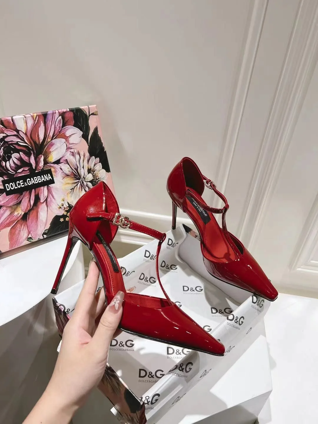 Bold Dolce Gabbana Sandals 22979
